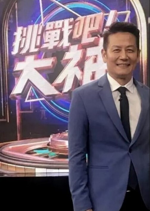 清纯娇小萝莉学生妹 为了金钱被金主包养甘愿做个小母狗 身体被金主肆意摆弄 - 舔狗之家
